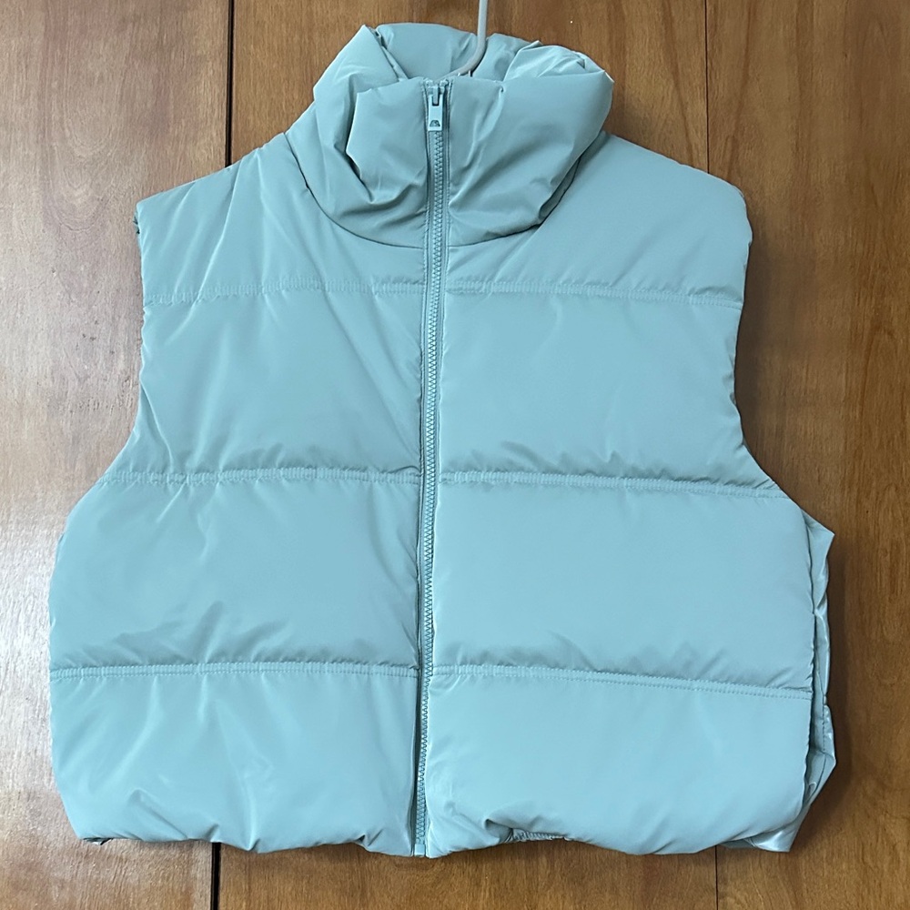 Wild Fable Mint Green Puffer Vest - L
